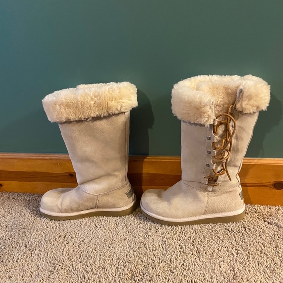 PERFECT ugg boots size 7 - Picture 4 of 8